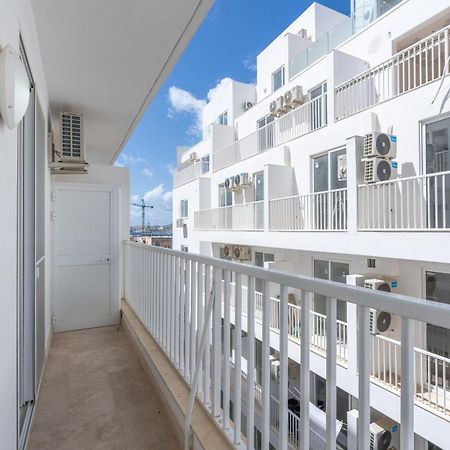 Modern & Luxurious Apartment - Prime Location เซนต์พอลส์เบย์ ภายนอก รูปภาพ