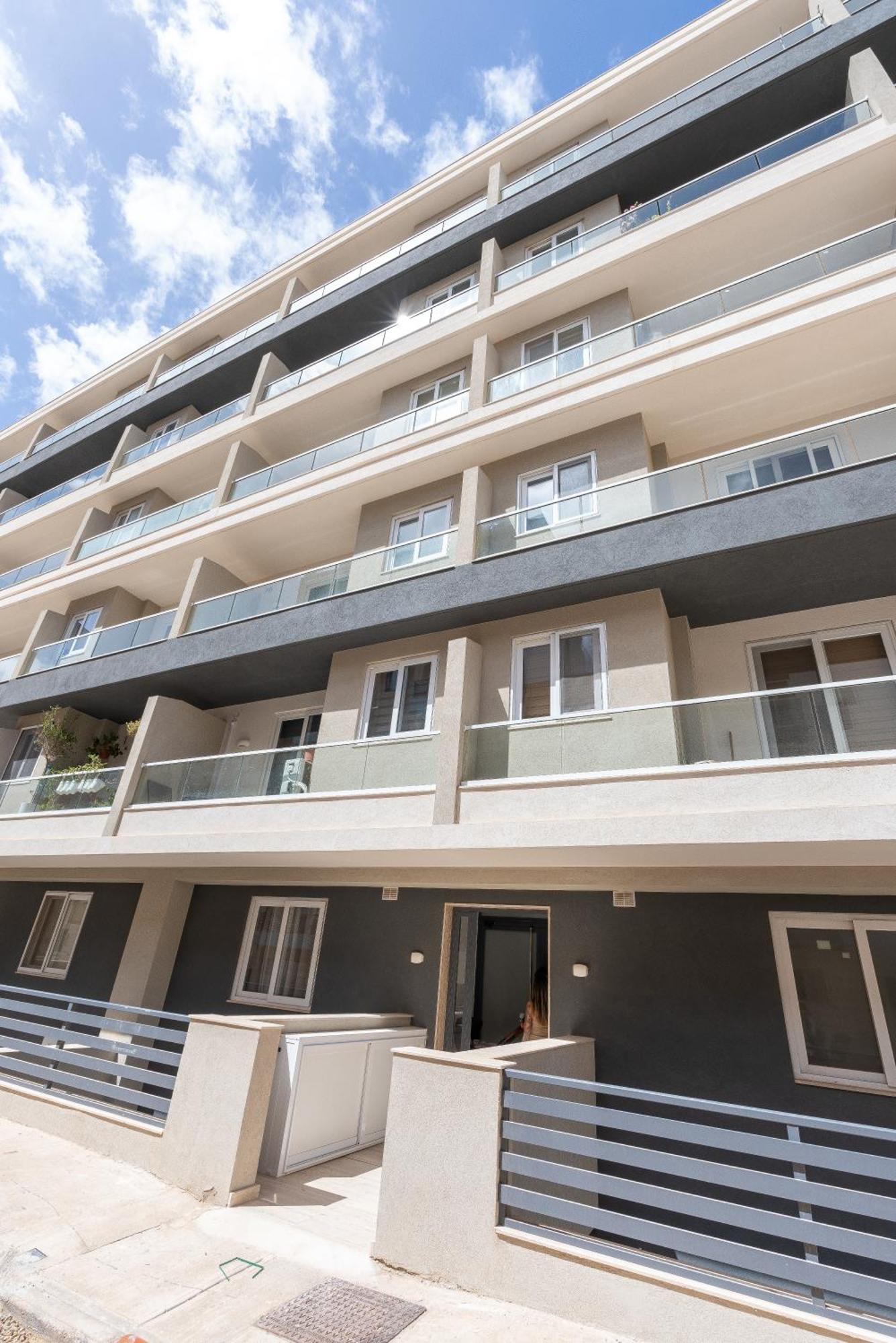 Modern & Luxurious Apartment - Prime Location เซนต์พอลส์เบย์ ภายนอก รูปภาพ