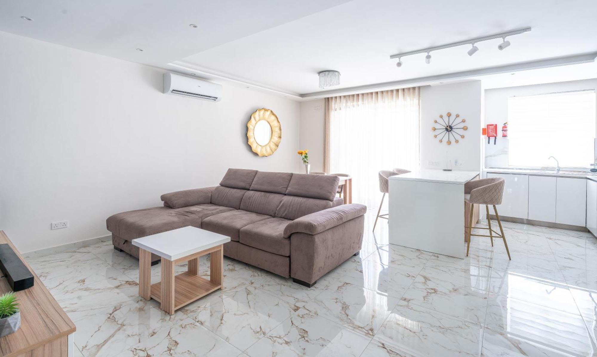 Modern & Luxurious Apartment - Prime Location เซนต์พอลส์เบย์ ภายนอก รูปภาพ